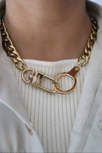Lade das Bild in den Galerie-Viewer, Louis Vuitton clasp necklace