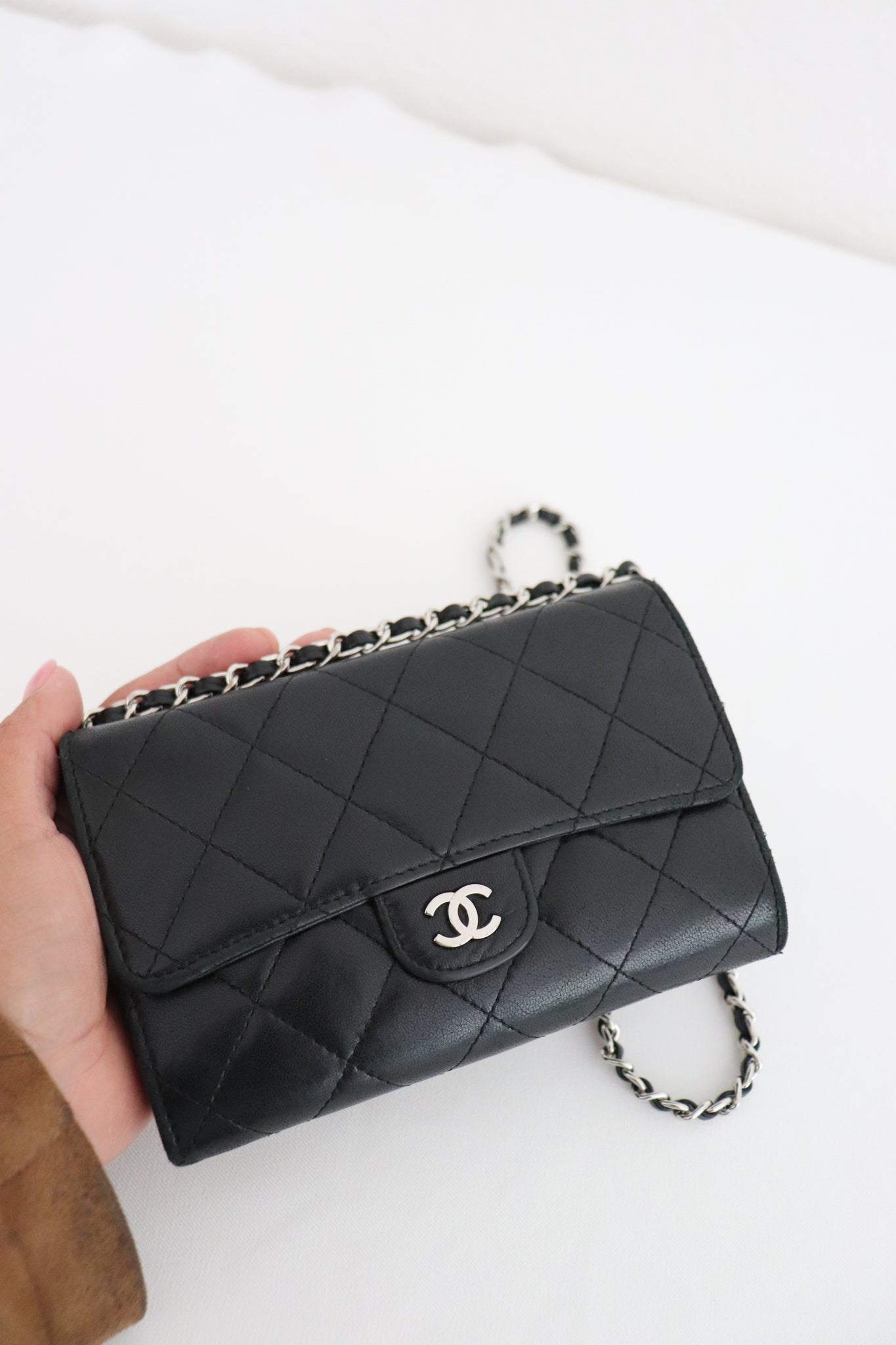 small chanel black purse shoulder