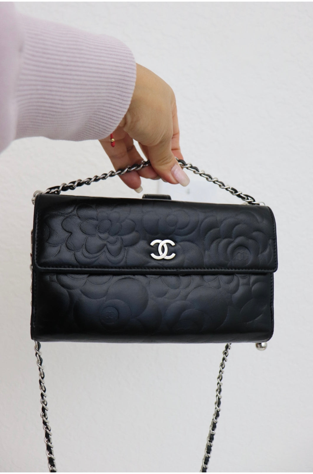 Chanel camellia lambskin wallet