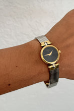 Lade das Bild in den Galerie-Viewer, Dior 1990s Black Dial Round Two Tone Watch
