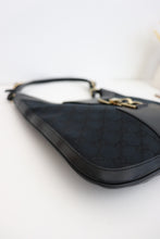 Load image into Gallery viewer, Gucci Jackie shoulder bag in black
