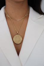 Lade das Bild in den Galerie-Viewer, Louis Vuitton golden necklace (large)
