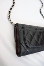 Lade das Bild in den Galerie-Viewer, Chanel classic flap wallet

