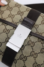 Lade das Bild in den Galerie-Viewer, Gucci GG canvas belt bag
