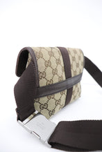 Lade das Bild in den Galerie-Viewer, Gucci GG canvas belt bag
