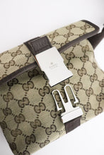 Lade das Bild in den Galerie-Viewer, Gucci GG canvas belt bag

