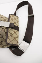 Lade das Bild in den Galerie-Viewer, Gucci GG canvas belt bag
