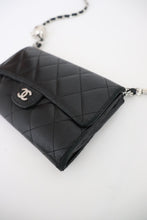 Lade das Bild in den Galerie-Viewer, Chanel classic small wallet
