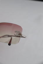 Lade das Bild in den Galerie-Viewer, Y2K Chanel Rhinestone Ombre Pink Tinted Silver Sunglasses
