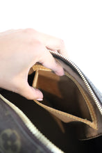 Load image into Gallery viewer, Louis Vuitton montorgueil bag
