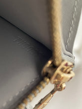 Lade das Bild in den Galerie-Viewer, Louis Vuitton vernis wallet
