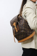 Lade das Bild in den Galerie-Viewer, Louis Vuitton Monogram Backpack
