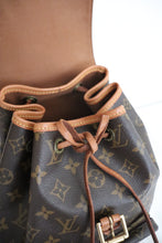 Lade das Bild in den Galerie-Viewer, Louis Vuitton Monogram Backpack
