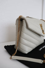 Lade das Bild in den Galerie-Viewer, BRAND NEW YSL Loulou Bag in Quilted leather (retails for 2950$)
