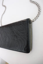 Lade das Bild in den Galerie-Viewer, Chanel embossed camellia vintage wallet

