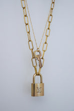 Lade das Bild in den Galerie-Viewer, Louis Vuitton lock - paper clip chain
