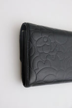 Lade das Bild in den Galerie-Viewer, Chanel camellia lambskin wallet
