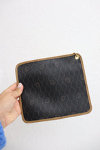 Lade das Bild in den Galerie-Viewer, Vintage Dior bucket with pouch
