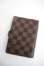 Load image into Gallery viewer, Louis Vuitton Damier Ebene Ring Agenda.
