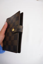 Load image into Gallery viewer, Louis Vuitton Damier Ebene Ring Agenda.
