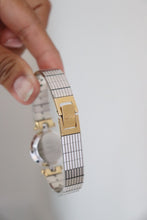 Lade das Bild in den Galerie-Viewer, Dior 1990s Black Dial Round Two Tone Watch
