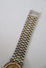 Lade das Bild in den Galerie-Viewer, Gucci 1990s Date Round Dial Two Tone Watch
