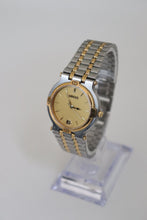 Lade das Bild in den Galerie-Viewer, Gucci 1990s Date Round Dial Two Tone Watch
