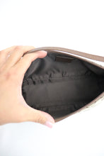 Lade das Bild in den Galerie-Viewer, Gucci Boat Pochette
