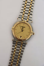 Lade das Bild in den Galerie-Viewer, Gucci 1990s Date Round Dial Two Tone Watch
