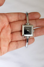 Load image into Gallery viewer, Gucci 1990L Vintage Square Watch – Black Dial with Silver Bracelet
