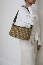 Load image into Gallery viewer, Dior brown shoulder bag
