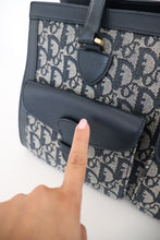 Lade das Bild in den Galerie-Viewer, Dior navy trotter bag
