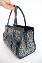 Lade das Bild in den Galerie-Viewer, Dior navy trotter bag
