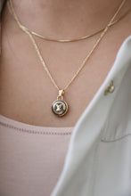 Lade das Bild in den Galerie-Viewer, LV logo in dark brown
