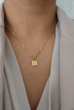 Lade das Bild in den Galerie-Viewer, Fendi square necklace
