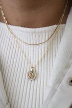 Lade das Bild in den Galerie-Viewer, Dior crystals necklace- thin chain
