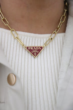 Lade das Bild in den Galerie-Viewer, Prada red rectangle
