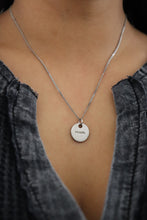 Lade das Bild in den Galerie-Viewer, Prada round silver necklace
