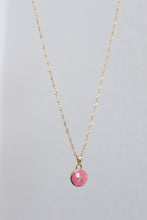 Lade das Bild in den Galerie-Viewer, Louis Vuitton logo in pink
