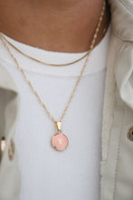 Lade das Bild in den Galerie-Viewer, LV logo in light coral
