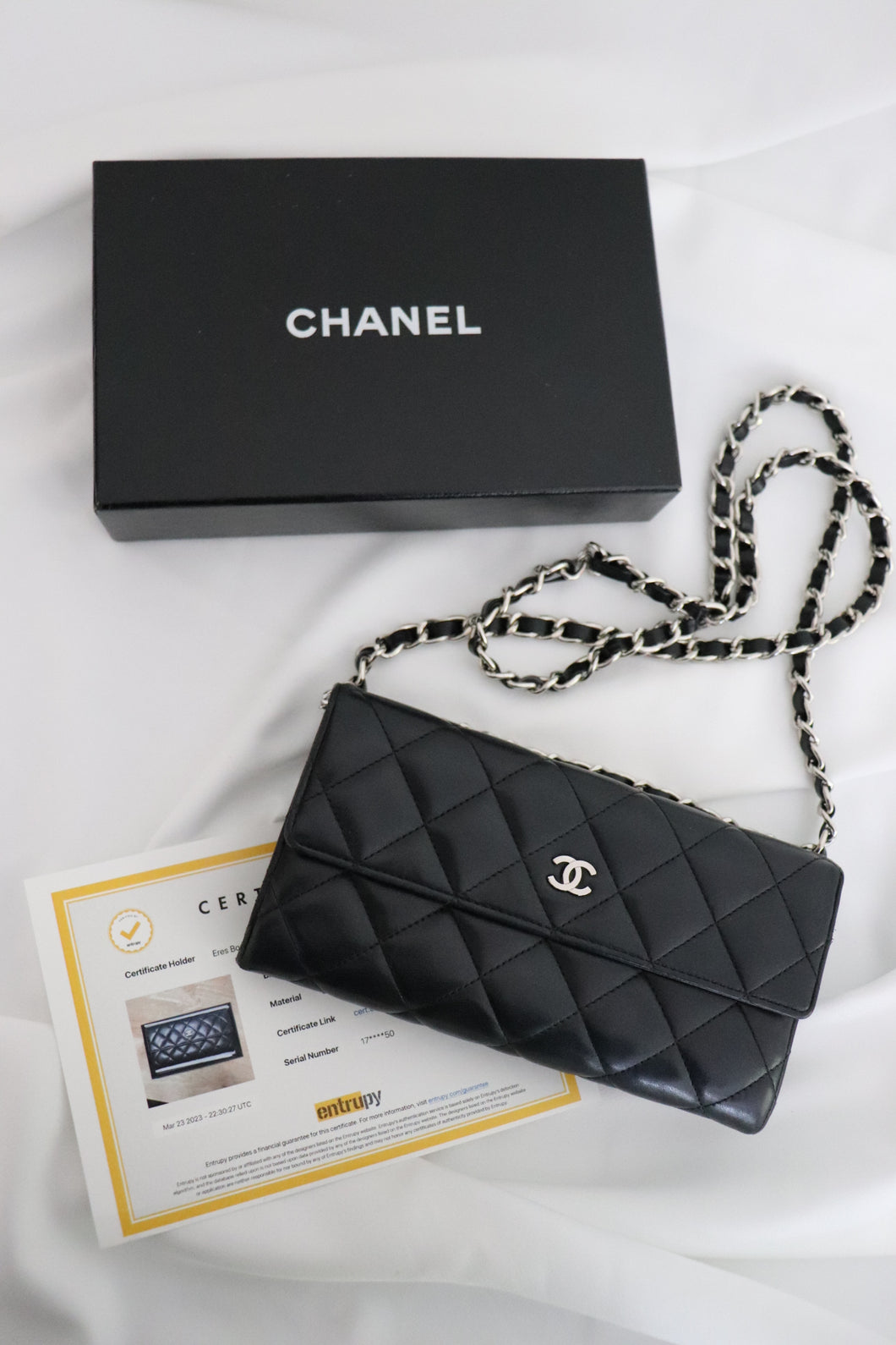 Chanel lambskin quilted flap wallet – Shop Canela Vintage