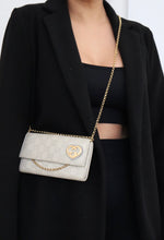 Lade das Bild in den Galerie-Viewer, Gucci GG lovely heart continental wallet
