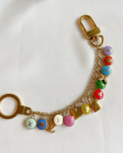 Lade das Bild in den Galerie-Viewer, Louis Vuitton mini lock with freshwater pearls
