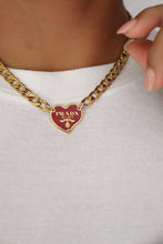 Lade das Bild in den Galerie-Viewer, Prada red heart
