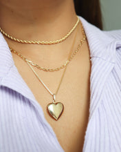 Load image into Gallery viewer, Locket necklace
