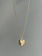 Load image into Gallery viewer, Locket necklace
