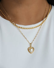 Load image into Gallery viewer, Pearl heart necklace
