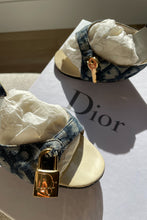Lade das Bild in den Galerie-Viewer, Dior golden lock
