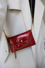 Load image into Gallery viewer, Louis Vuitton Vernis red coin purse

