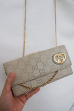 Load image into Gallery viewer, Gucci GG lovely heart continental wallet
